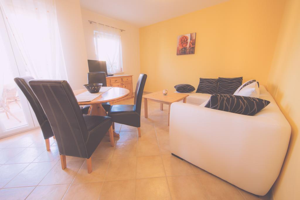 Apartments Meri Ližnjan Chambre photo