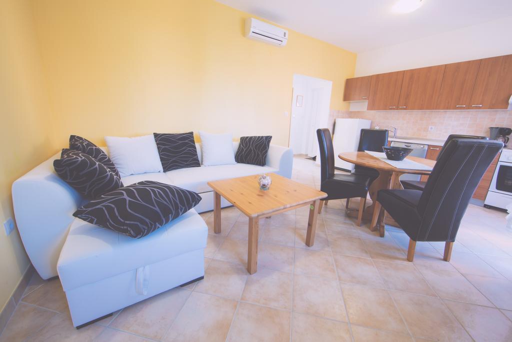Apartments Meri Ližnjan Chambre photo