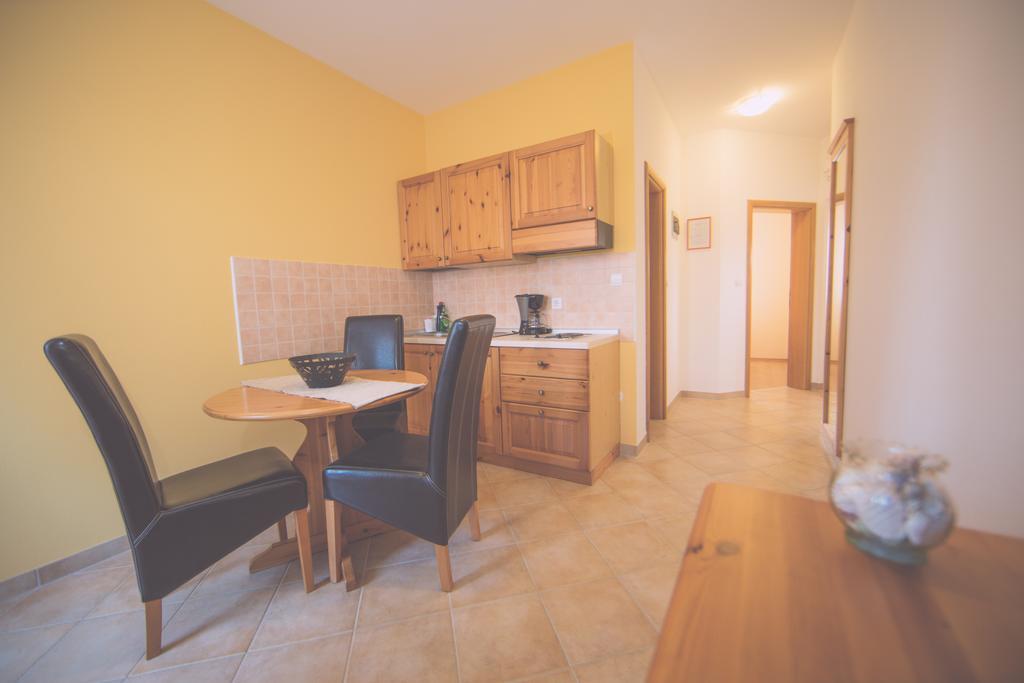 Apartments Meri Ližnjan Chambre photo