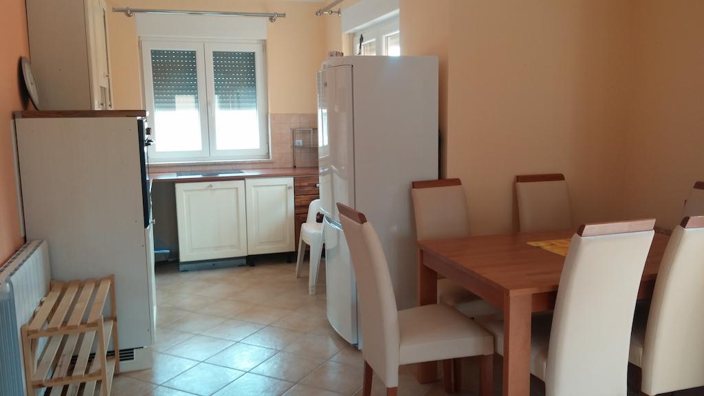 Apartments Meri Ližnjan Chambre photo